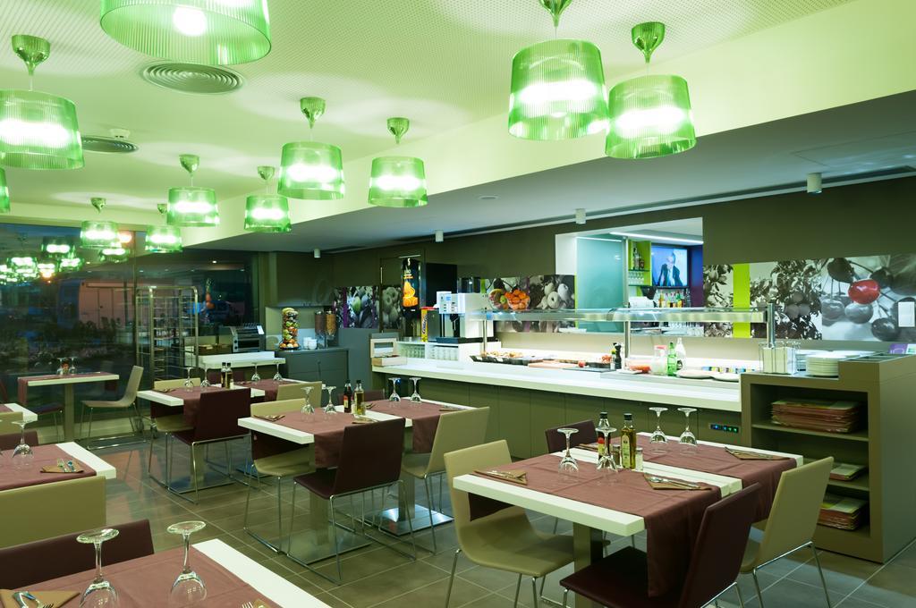 Hotel Ibis Styles Lleida Torrefarrera Eksteriør billede