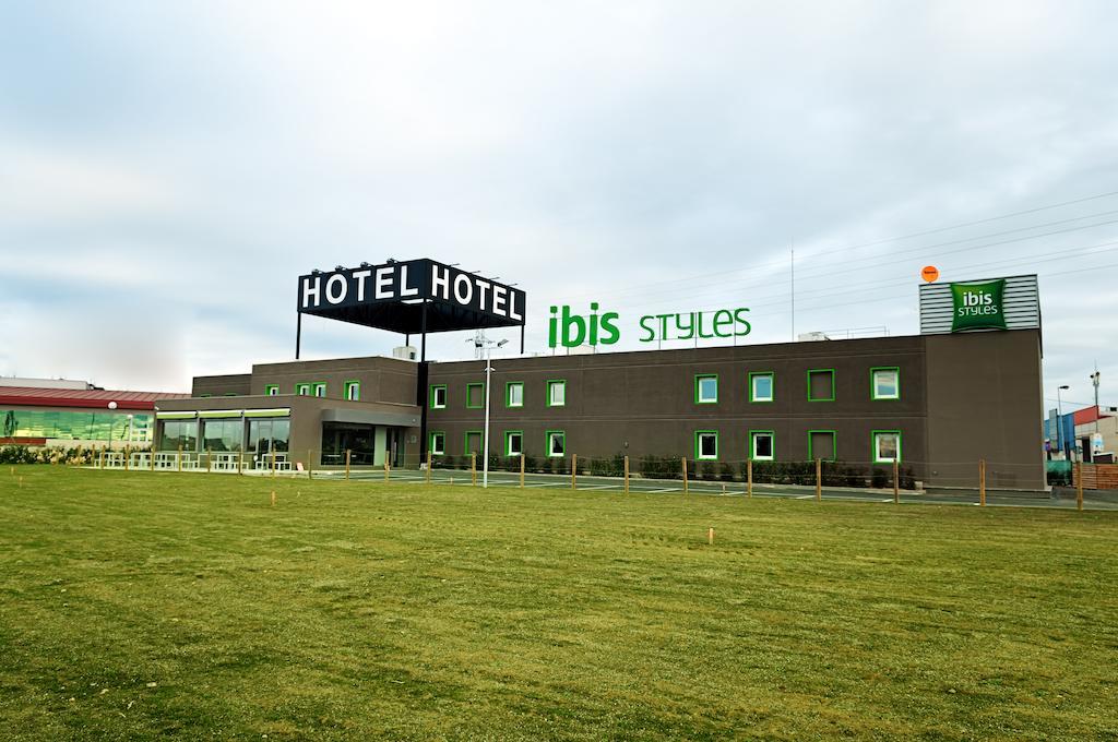 Hotel Ibis Styles Lleida Torrefarrera Eksteriør billede