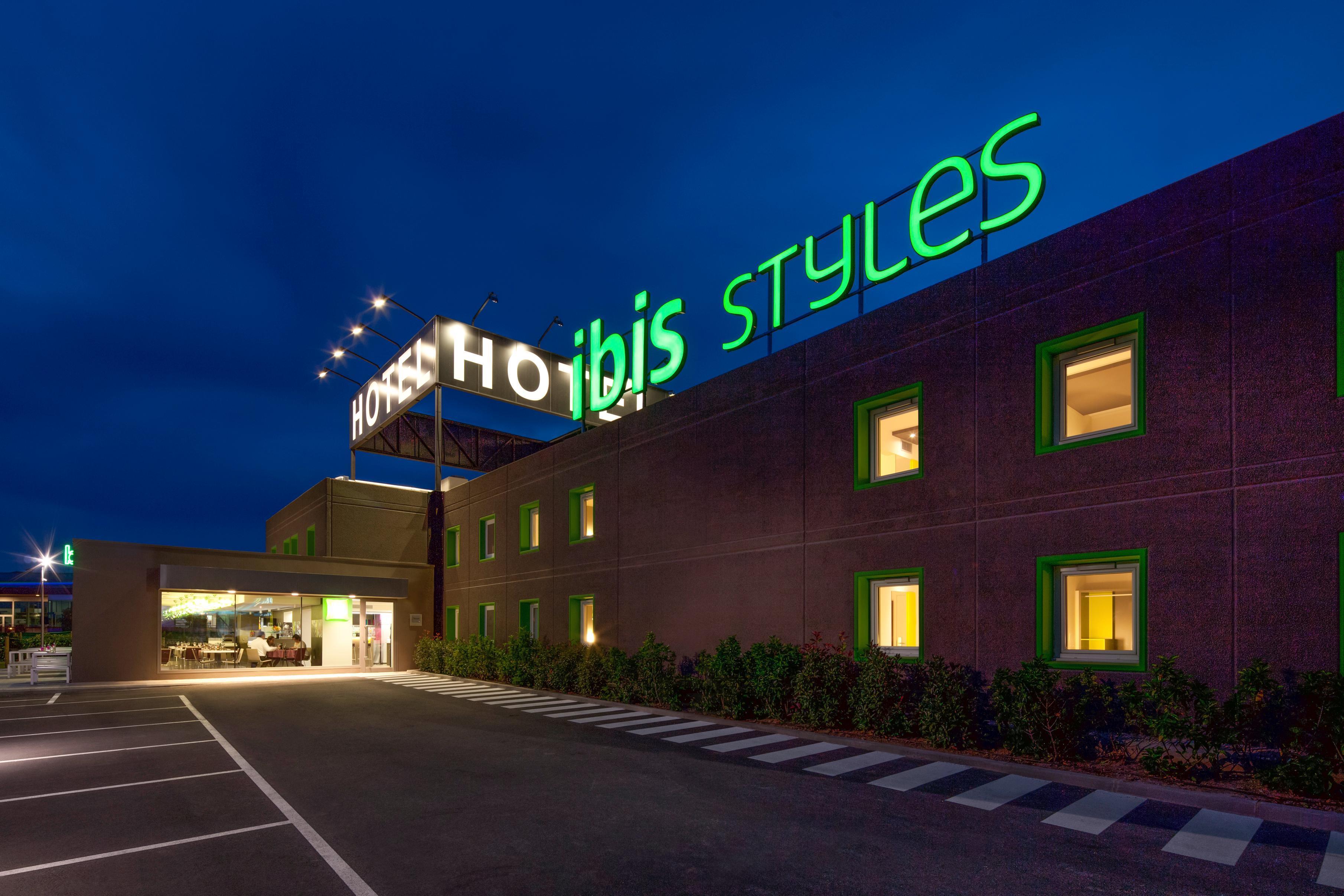 Hotel Ibis Styles Lleida Torrefarrera Eksteriør billede