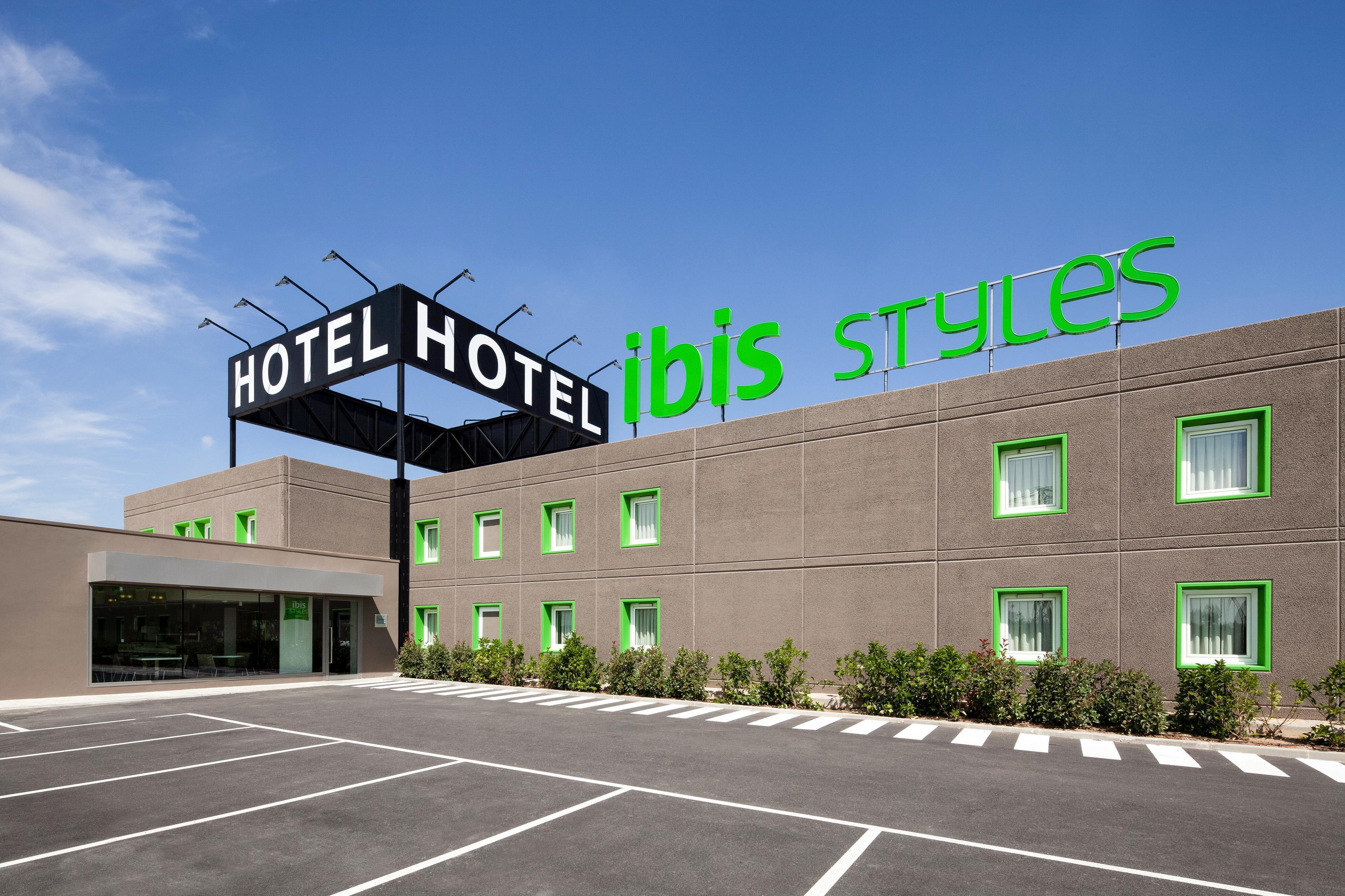 Hotel Ibis Styles Lleida Torrefarrera Eksteriør billede